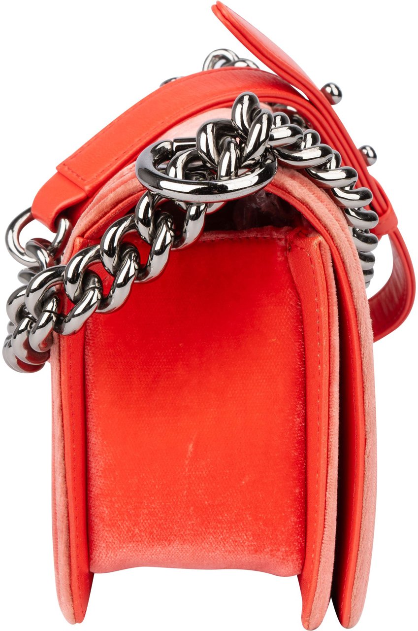 Chanel Chanel Quilted Velvet Boy Single Flap Crossbody bag Rood