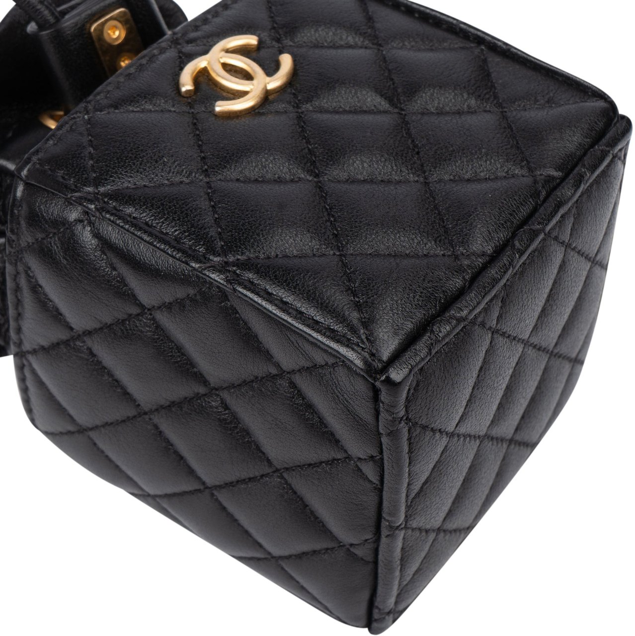 Chanel Chanel Quilted Leather Micro Cube Crossbody Bag Zwart