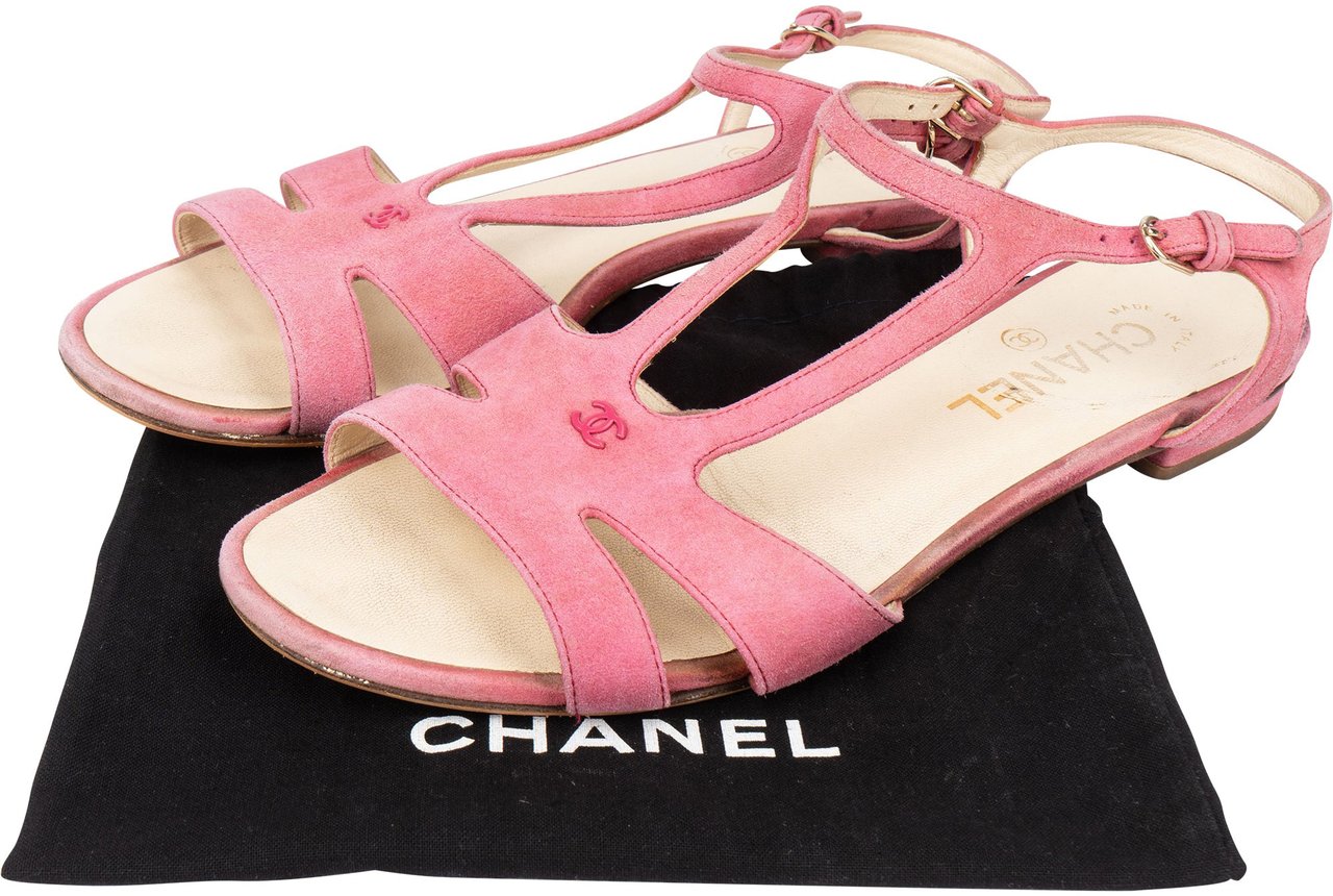 Chanel Chanel Pink Suede CC Sandals (38) Rood