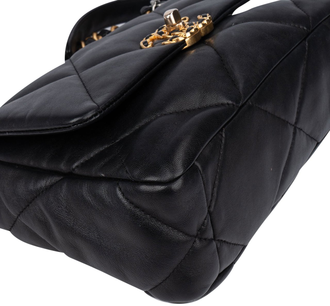 Chanel Chanel 19 Quilted Lambskin Single Flap Crossbody Bag Zwart