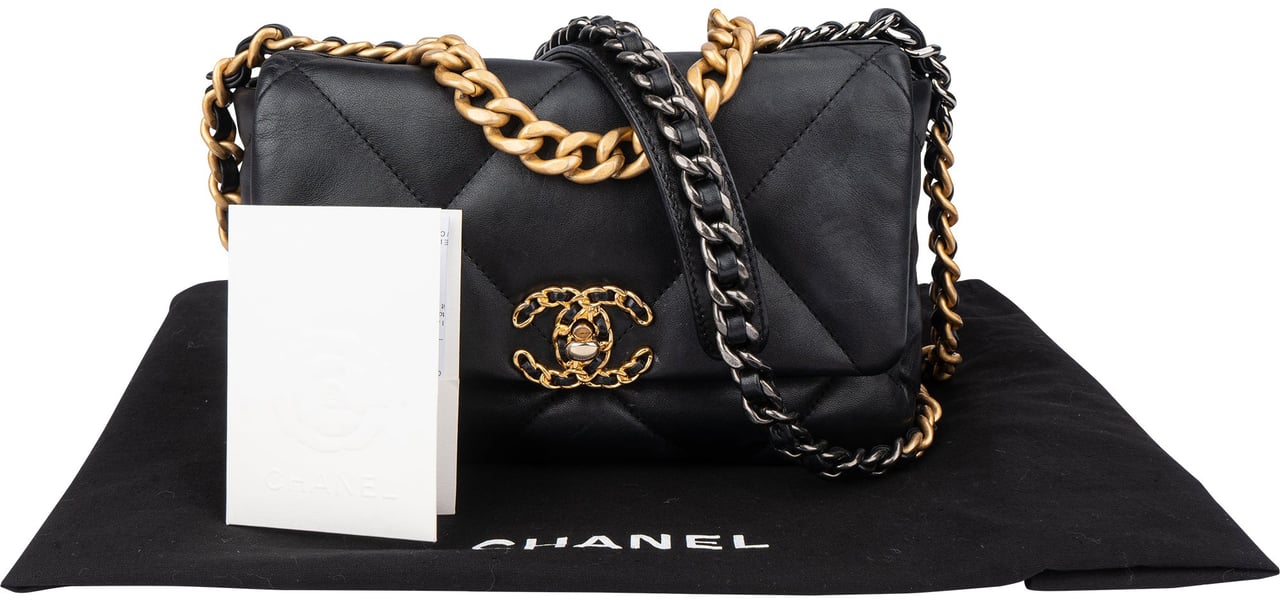 Chanel Chanel 19 Quilted Lambskin Single Flap Crossbody Bag Zwart