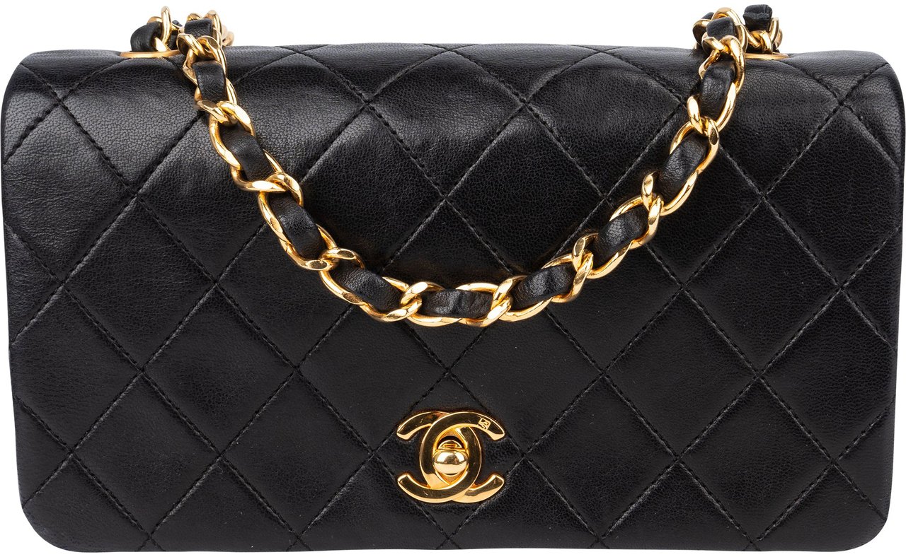 Chanel Chanel Quilted Lambskin 24K Gold Single Flap Crossbody Bag Zwart