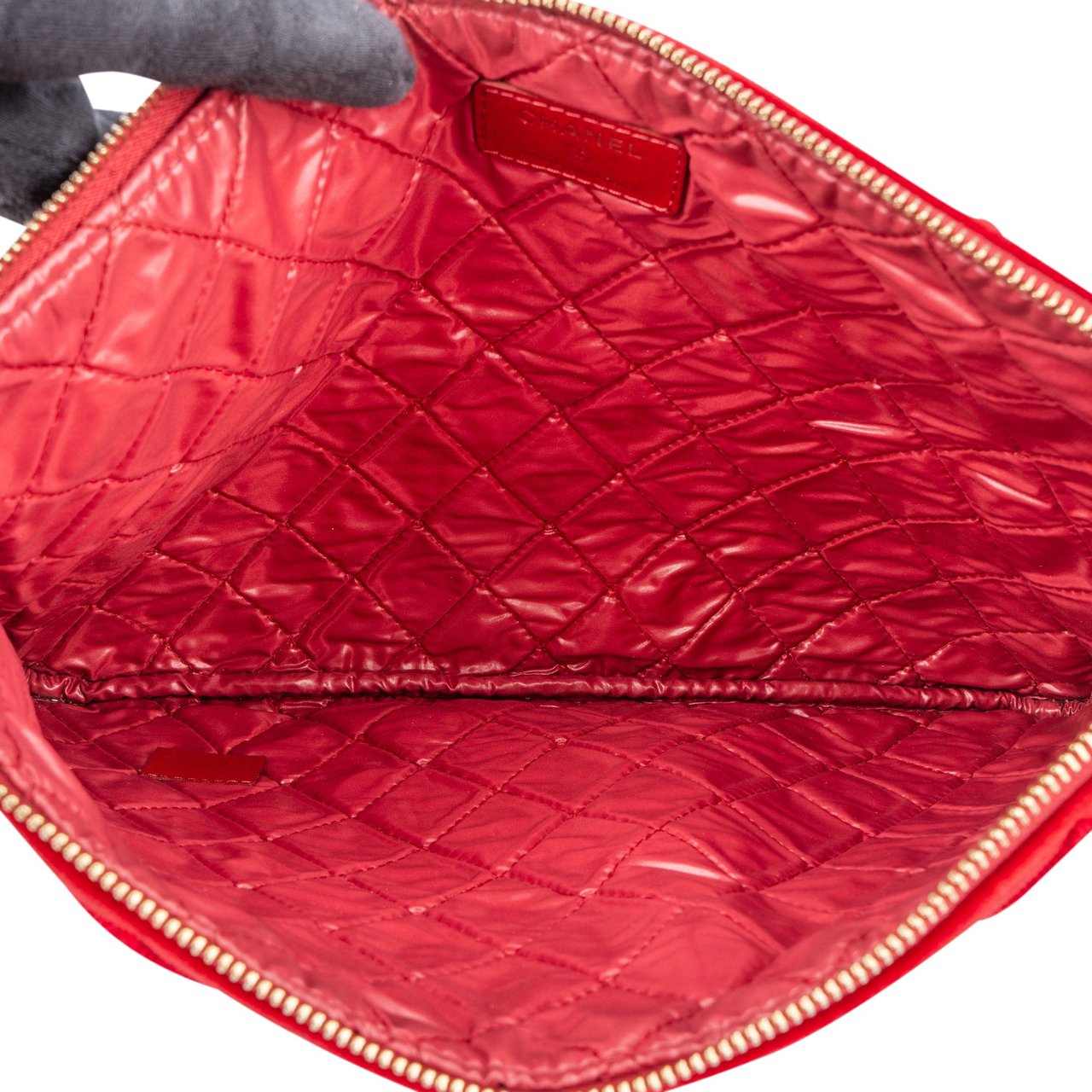 Chanel Rouge Stitching Velvet CC Clutch Divers