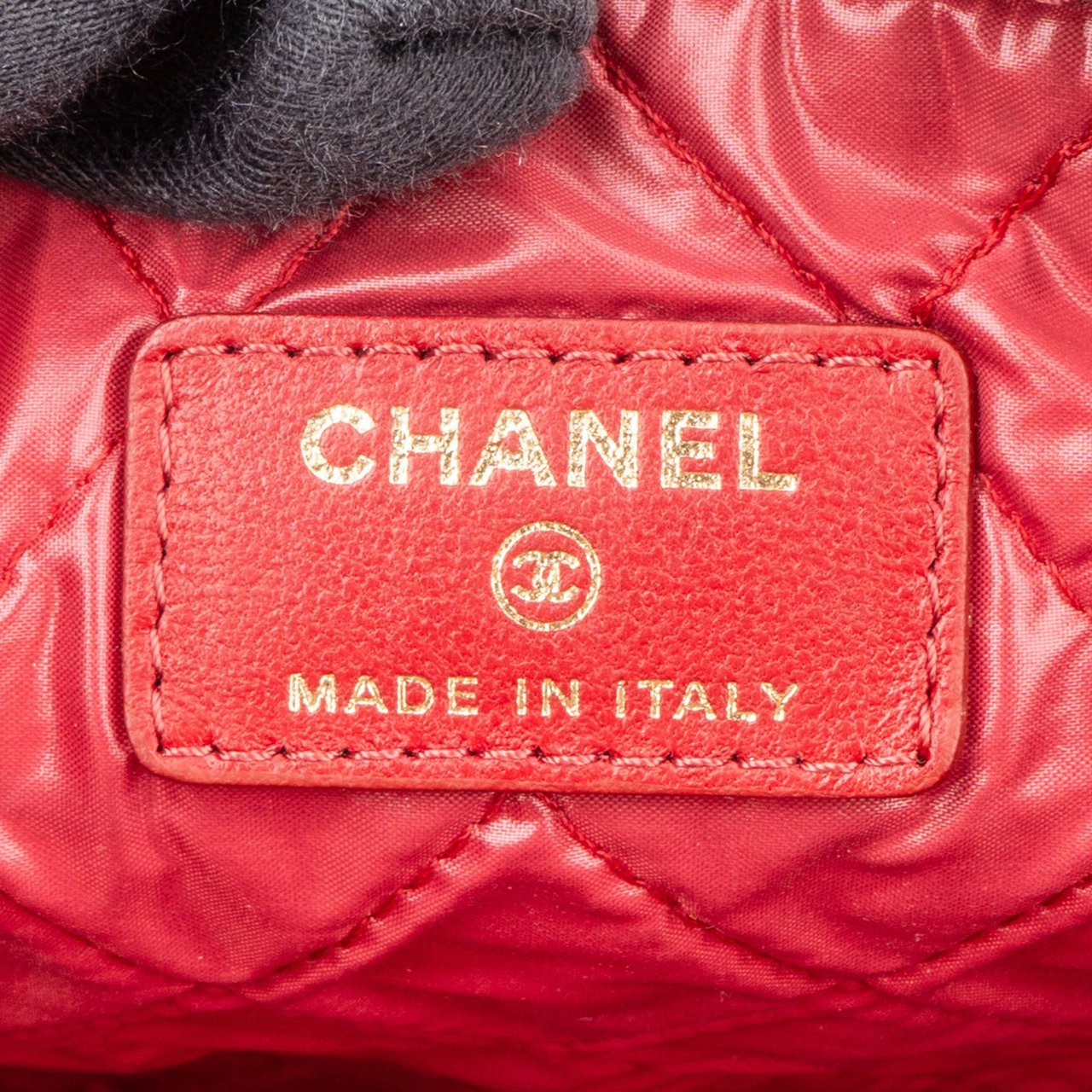 Chanel Chanel Rouge Stitching Velvet CC Clutch Rood