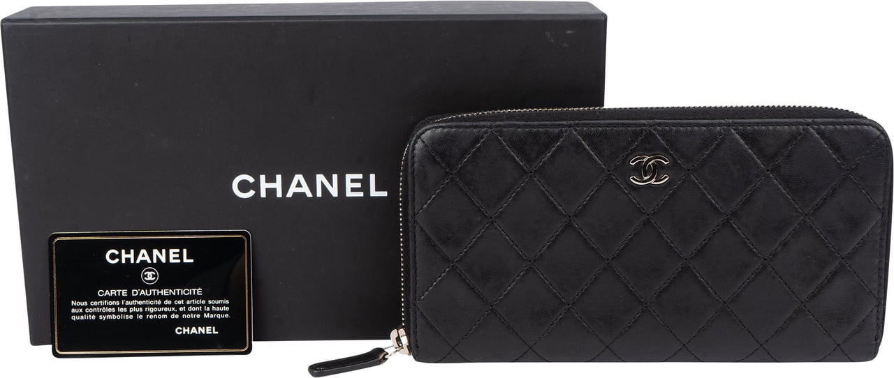 Chanel Chanel Quilted Lambskin Palladium Wallet Zwart