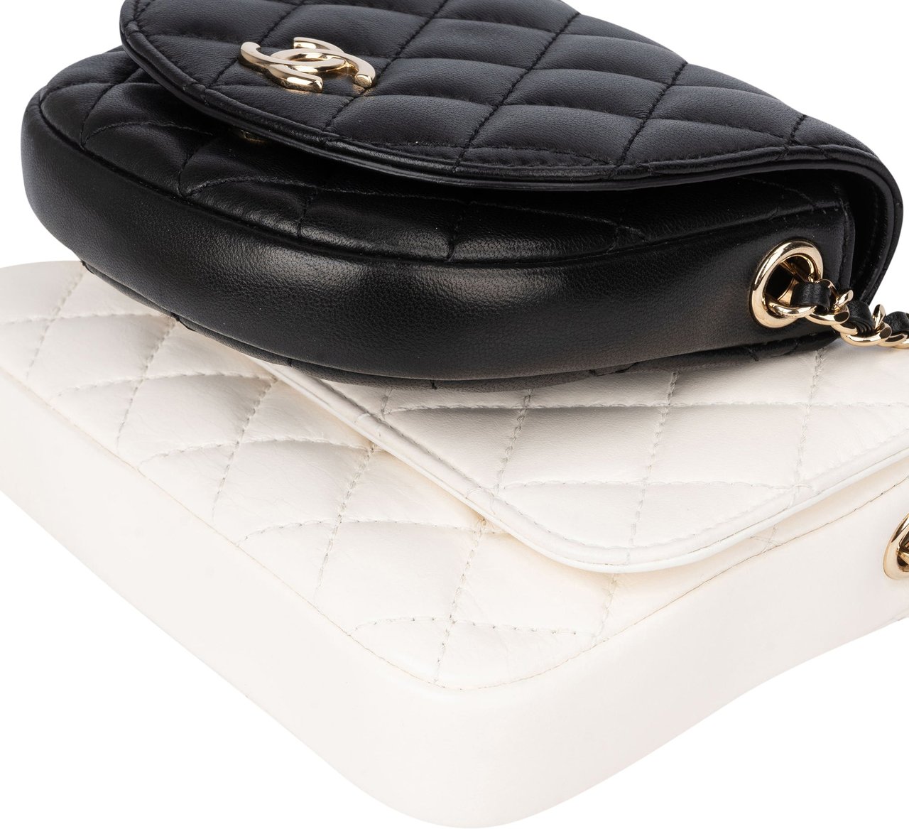 Chanel Chanel Quilted Lambskin Side Packs Single Flap Crossbody Bag Zwart