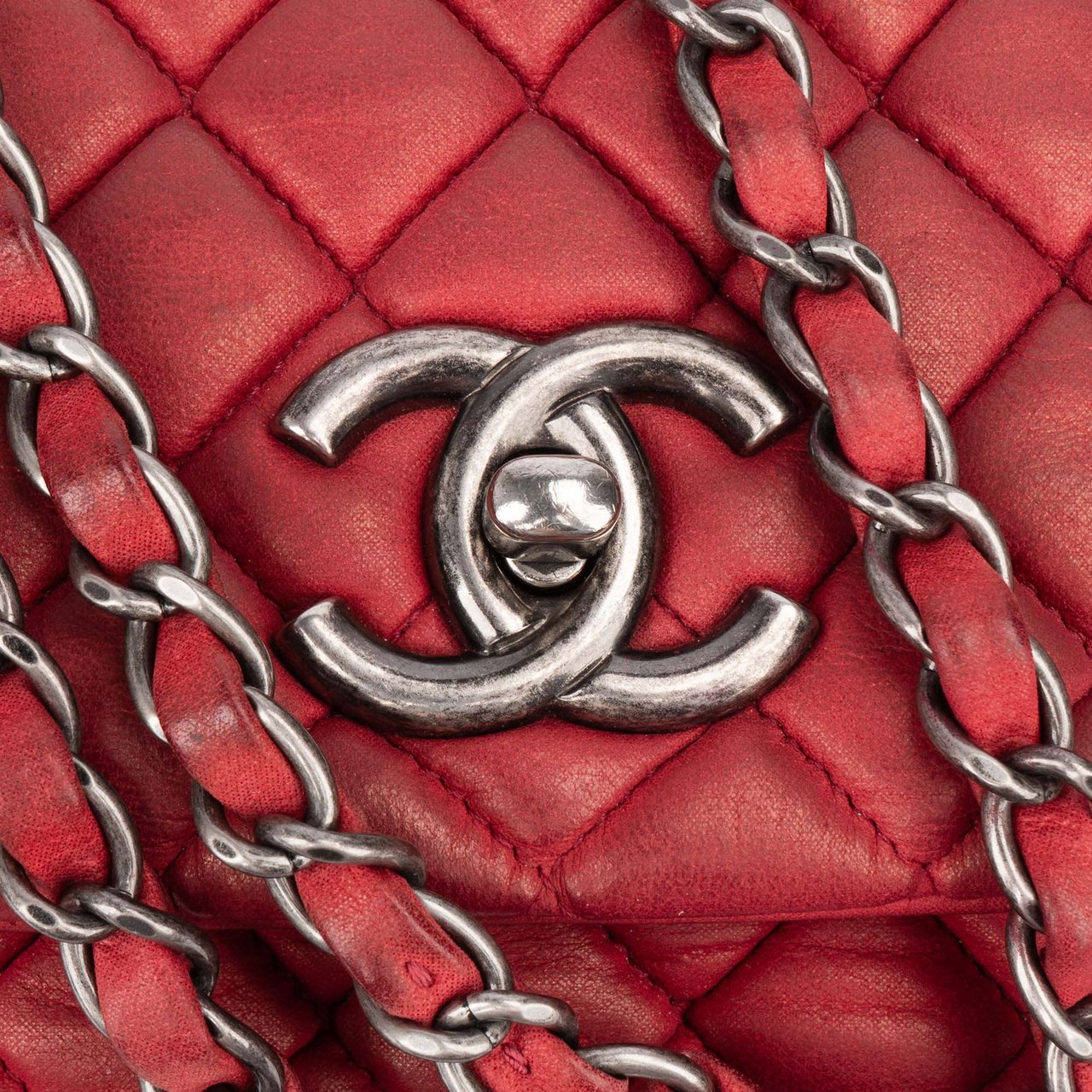 Chanel Chanel Quilted Iridescent Calfskin Single Flap Crossbody Bag Rood