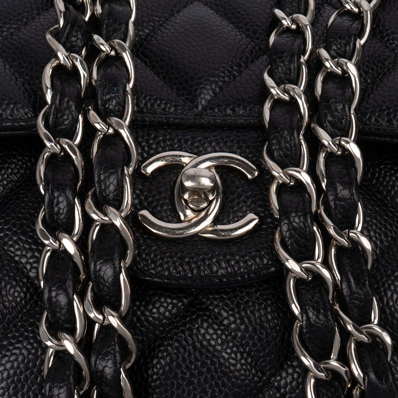Chanel Chanel Quilted Caviar Leather Jumbo Double Flap Crossbody Bag Zwart