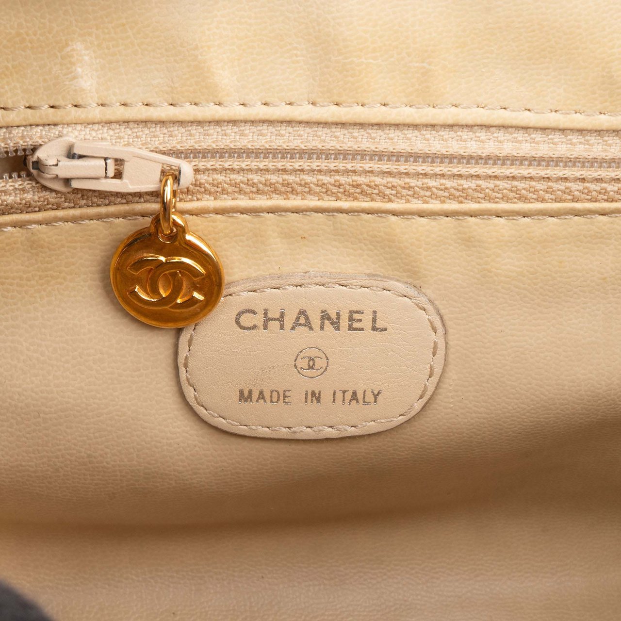 Chanel Chanel Caviar Leather CC Vanity Bag Oranje
