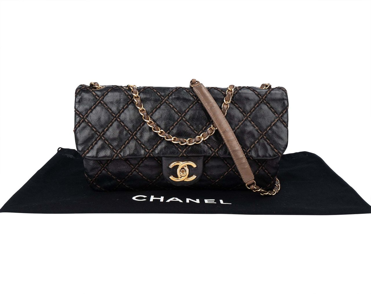 Chanel Chanel Quilted Deerskin Single Flap Crossbody Bag Zwart