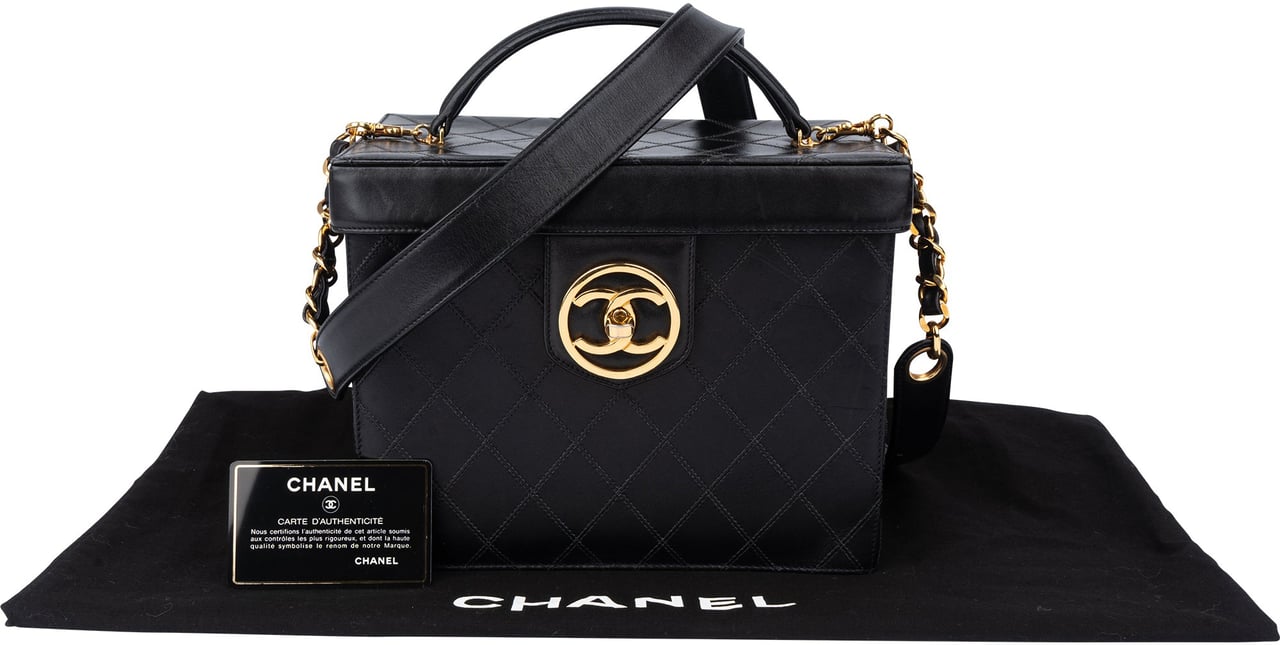 Chanel Chanel Stitching Lambskin CC Vanity Handbag Zwart