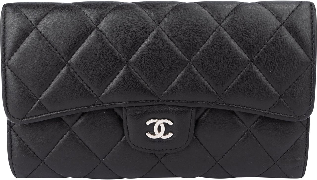 Chanel Chanel Quilted Lambskin CC Flap Wallet Zwart