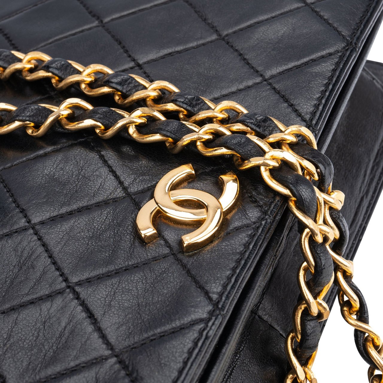 Chanel Chanel Quilted Lambskin 24K Gold Single Flap Shoulder Bag Zwart