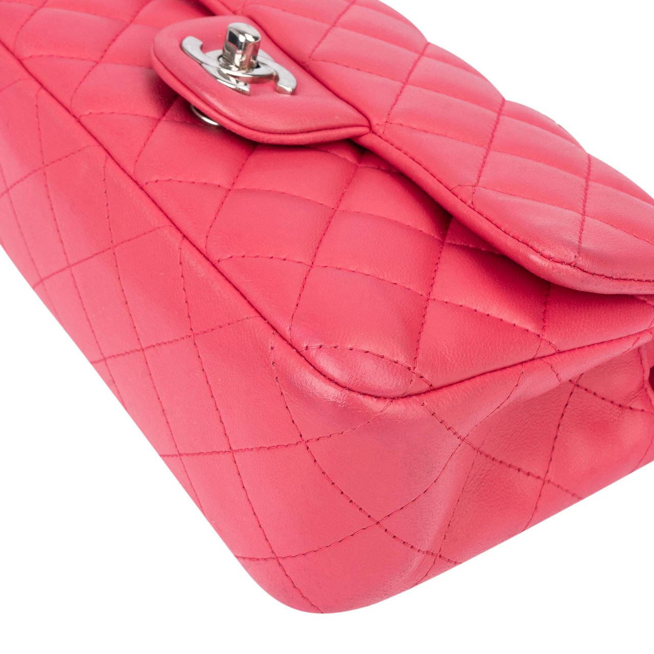 Chanel Chanel Quilted Lambskin Single Flap Crossbody Bag Rood