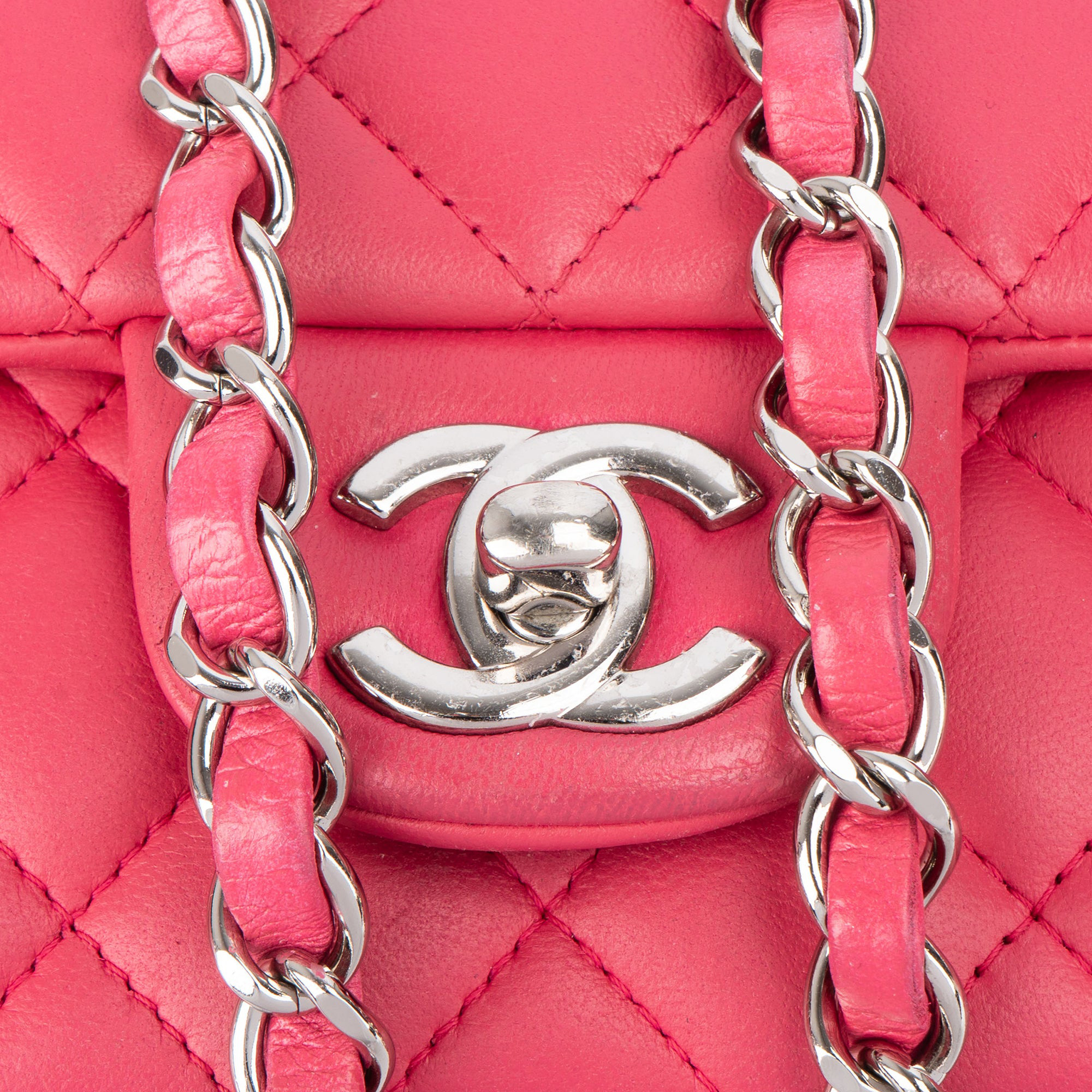 Chanel Chanel Quilted Lambskin Single Flap Crossbody Bag Rood