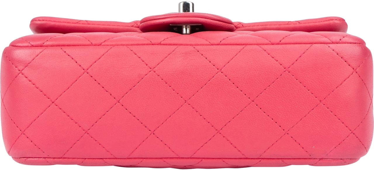 Chanel Chanel Quilted Lambskin Single Flap Crossbody Bag Rood