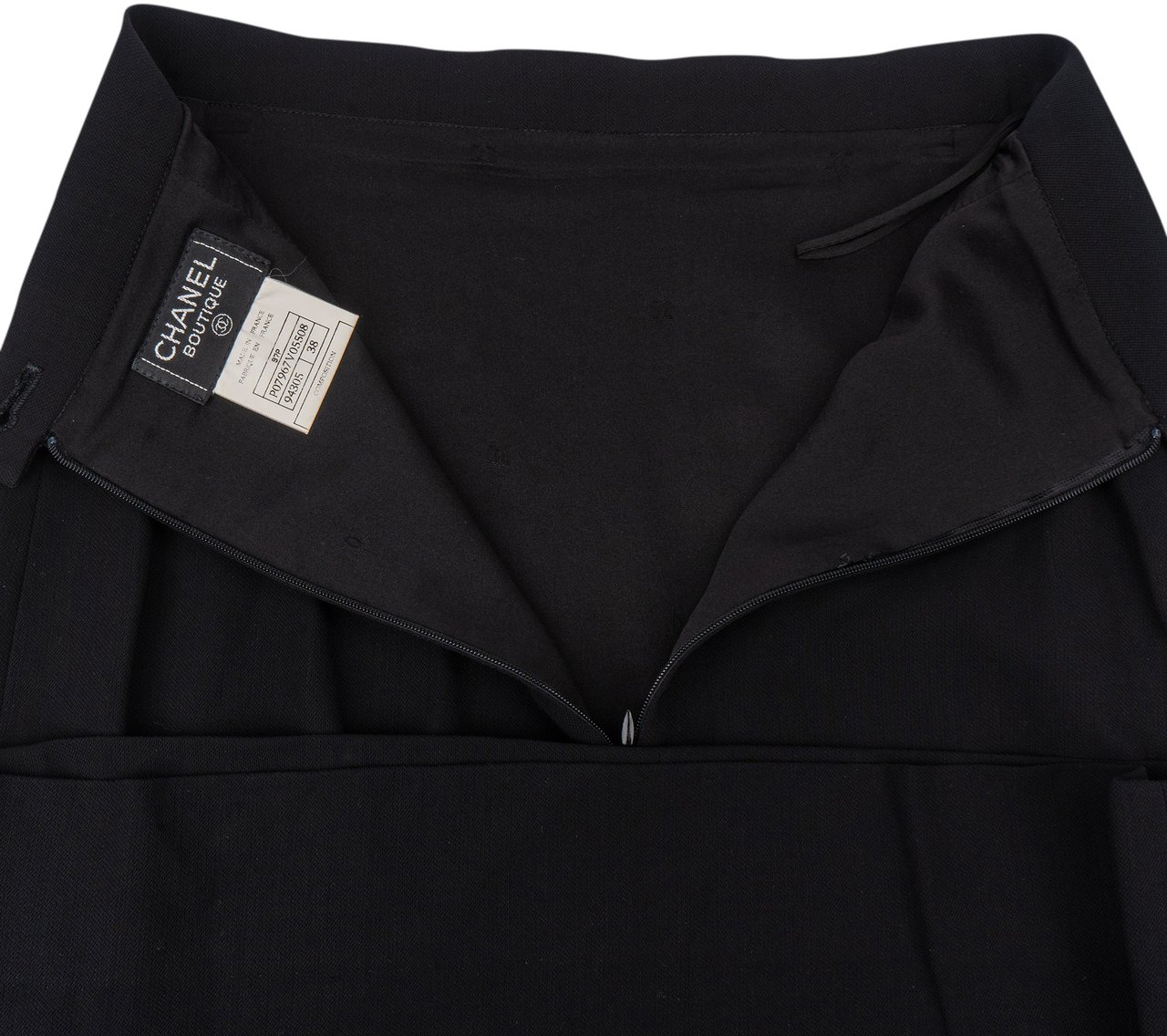 Chanel Chanel Noir Classic Wool Skirt (DE 36 / FR 38) Zwart