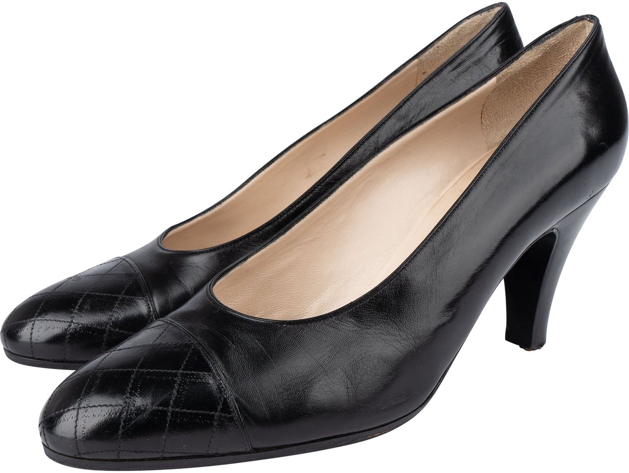 Chanel Chanel Noir Stitching Leather Heels (36) Zwart