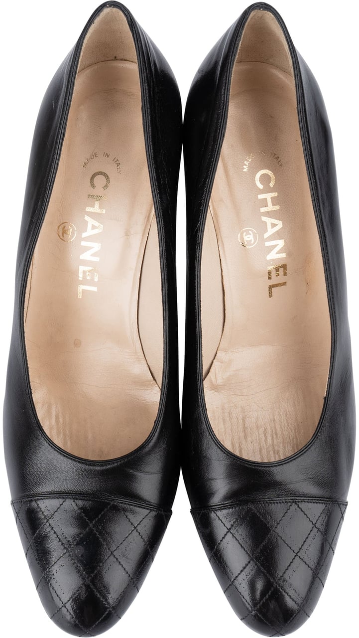 Chanel Chanel Noir Stitching Leather Heels (36) Zwart