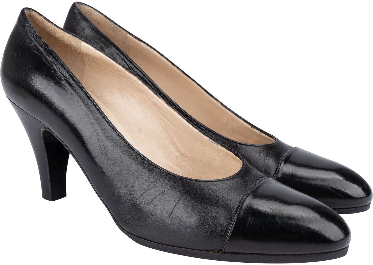 Chanel Chanel Classic Noir Leather Heels (36) Zwart