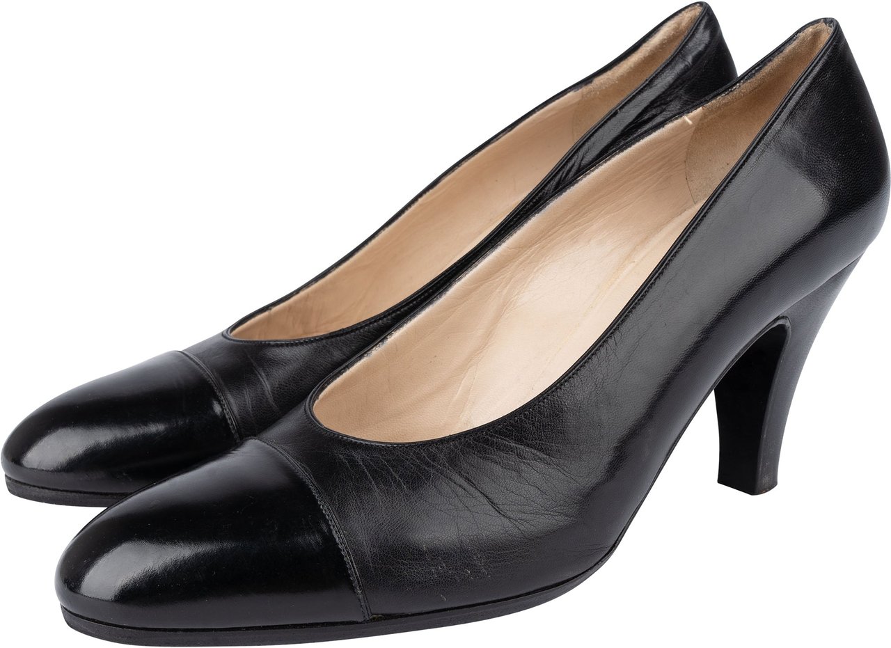 Chanel Chanel Classic Noir Leather Heels (36) Zwart