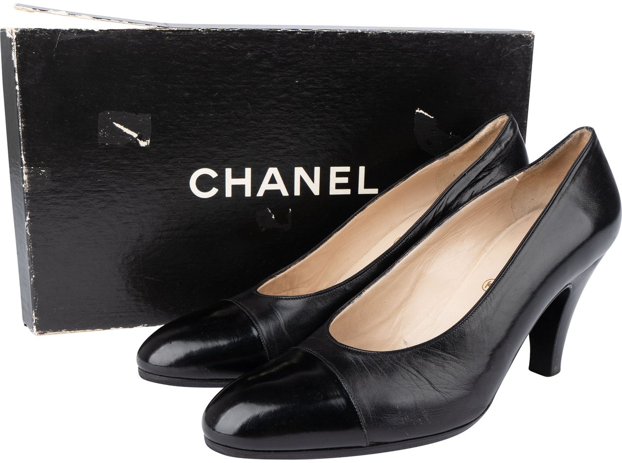 Chanel Chanel Classic Noir Leather Heels (36) Zwart