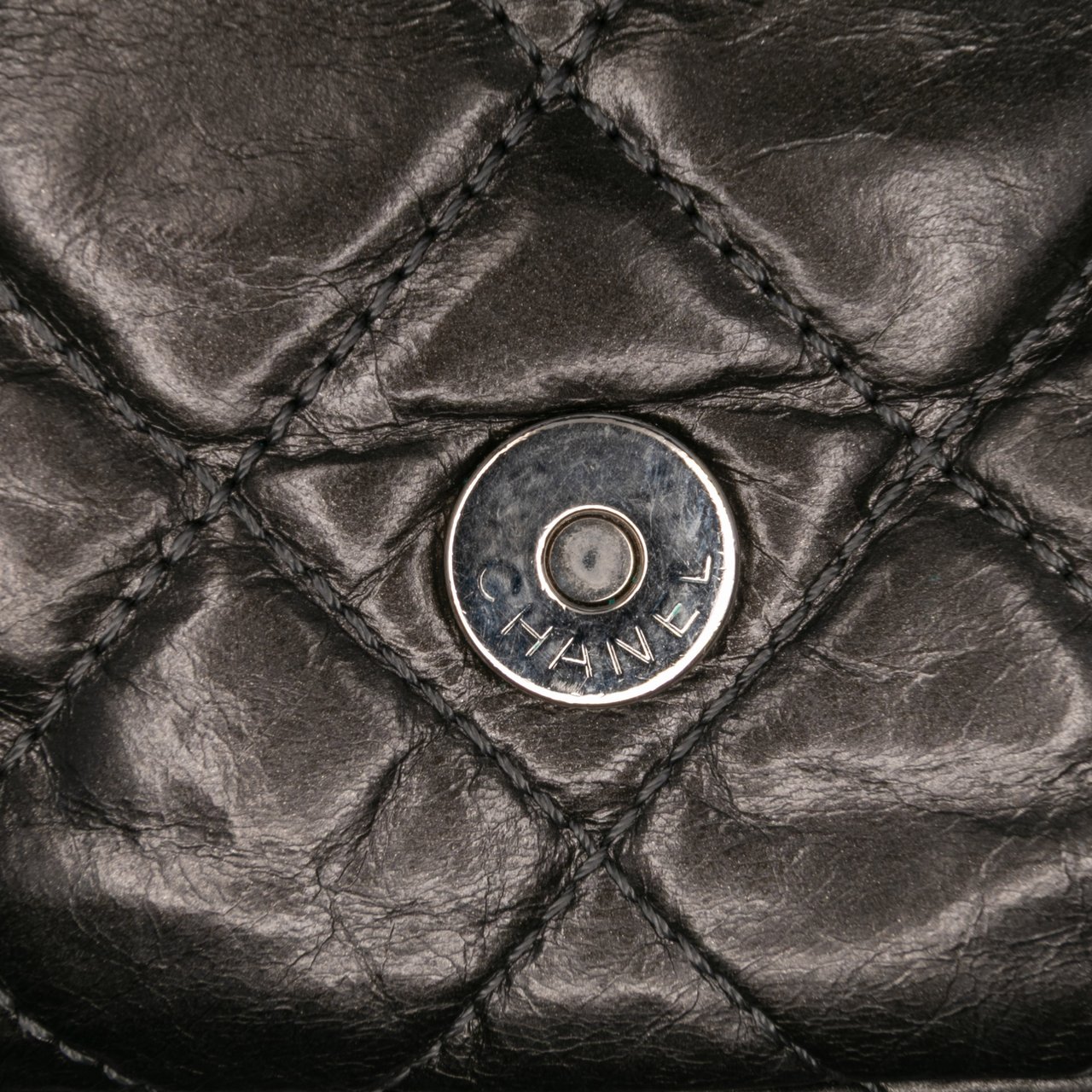 Chanel Medium Quilted Metallic Aged Calfskin Chain Me Flap Grijs