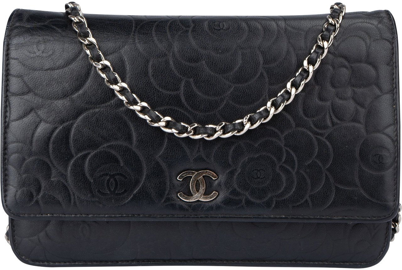 Chanel Chanel Lambskin Camellia Wallet On Chain Crossbody Bag Zwart