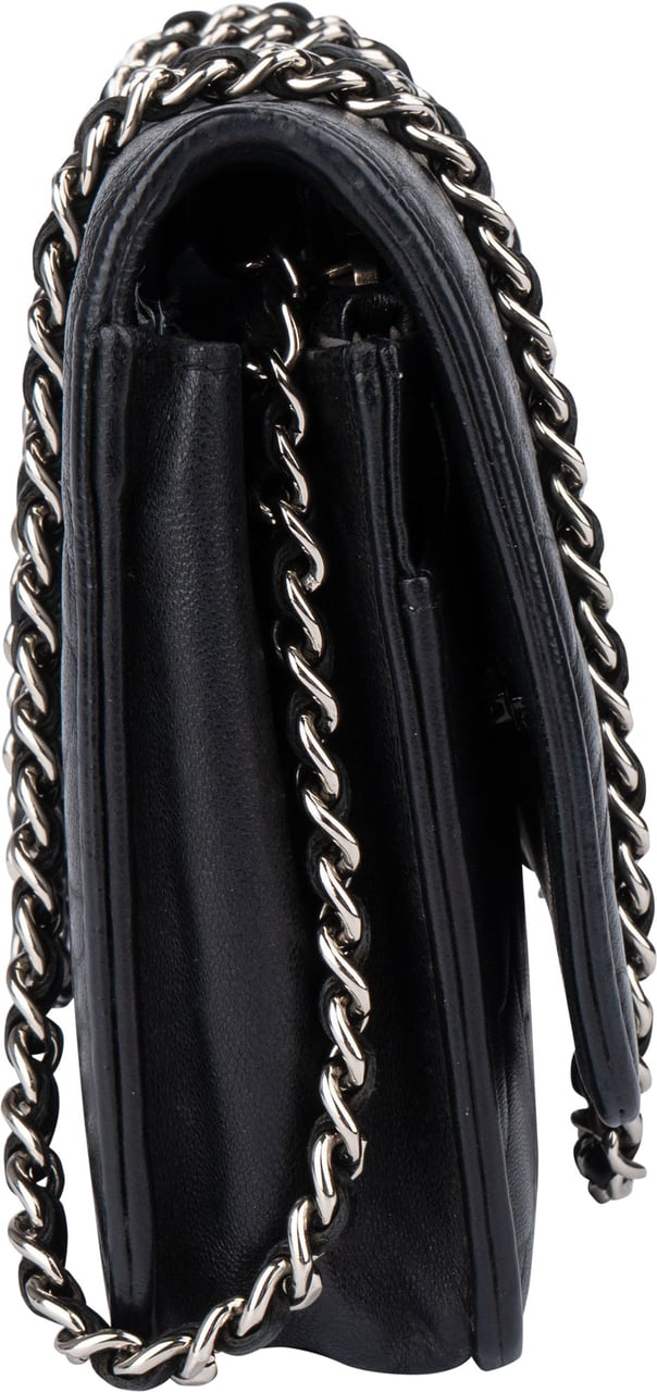 Chanel Chanel Lambskin Camellia Wallet On Chain Crossbody Bag Zwart