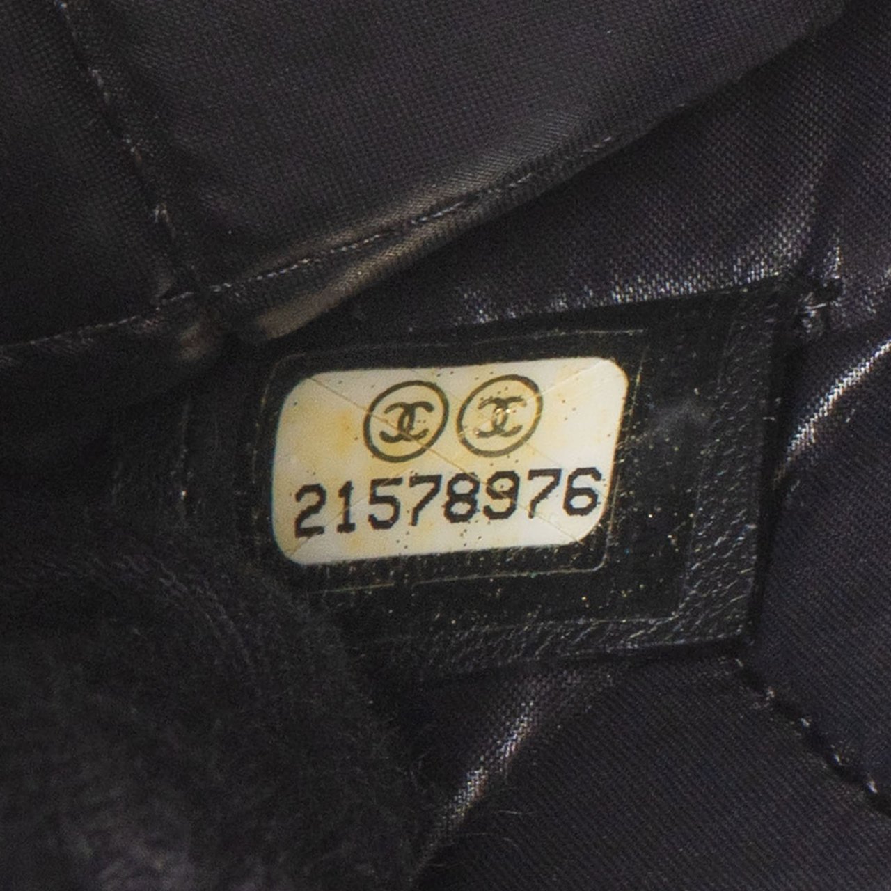 Chanel Chanel Quilted Lambskin Boy CC Clutch Zwart