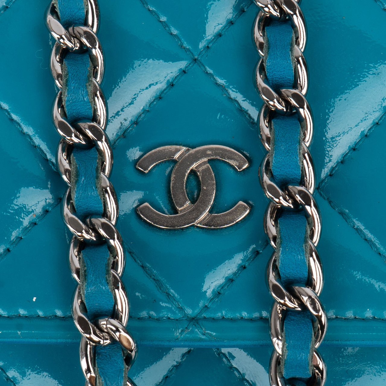 Chanel Chanel Quilted Patent Leather Wallet On Chain Crossbody Bag Blauw