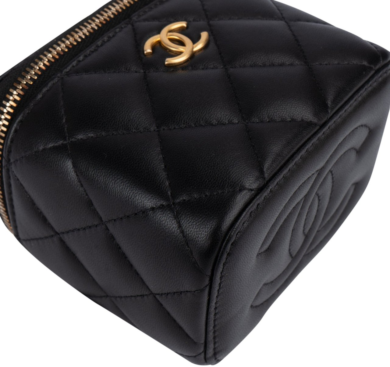 Chanel Quilted Lambskin Mini CC Charmy Vanity Handbag Zwart