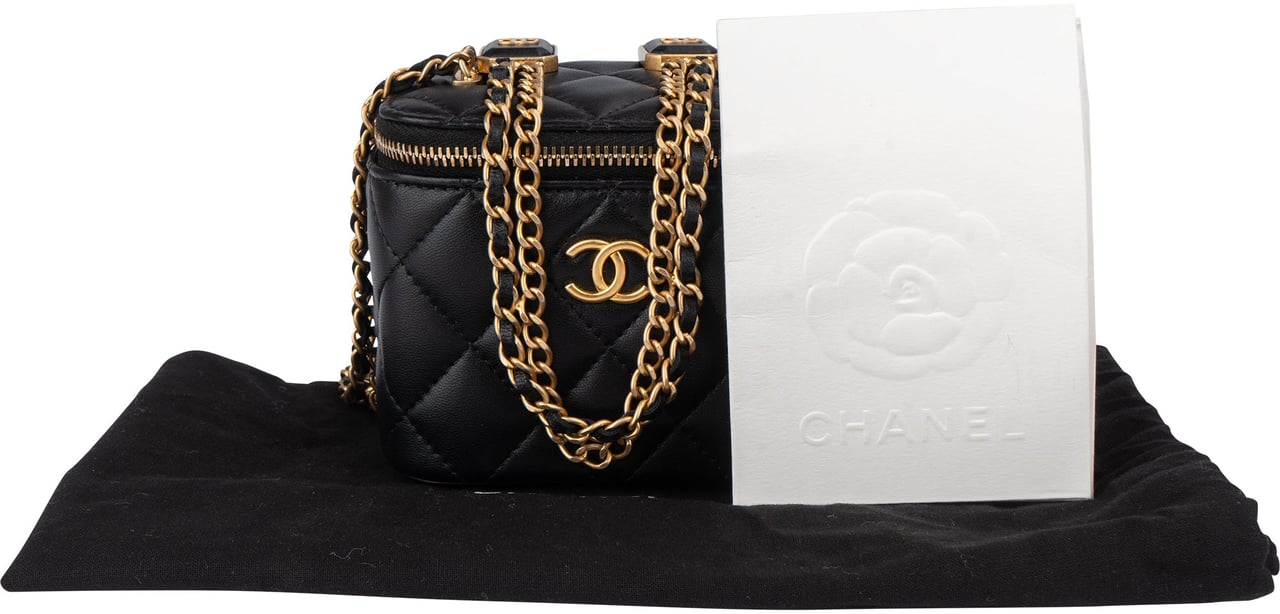 Chanel Quilted Lambskin Mini CC Charmy Vanity Handbag Zwart
