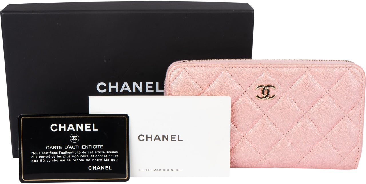 Chanel Chanel Quilted Caviar Leather CC Wallet Rood