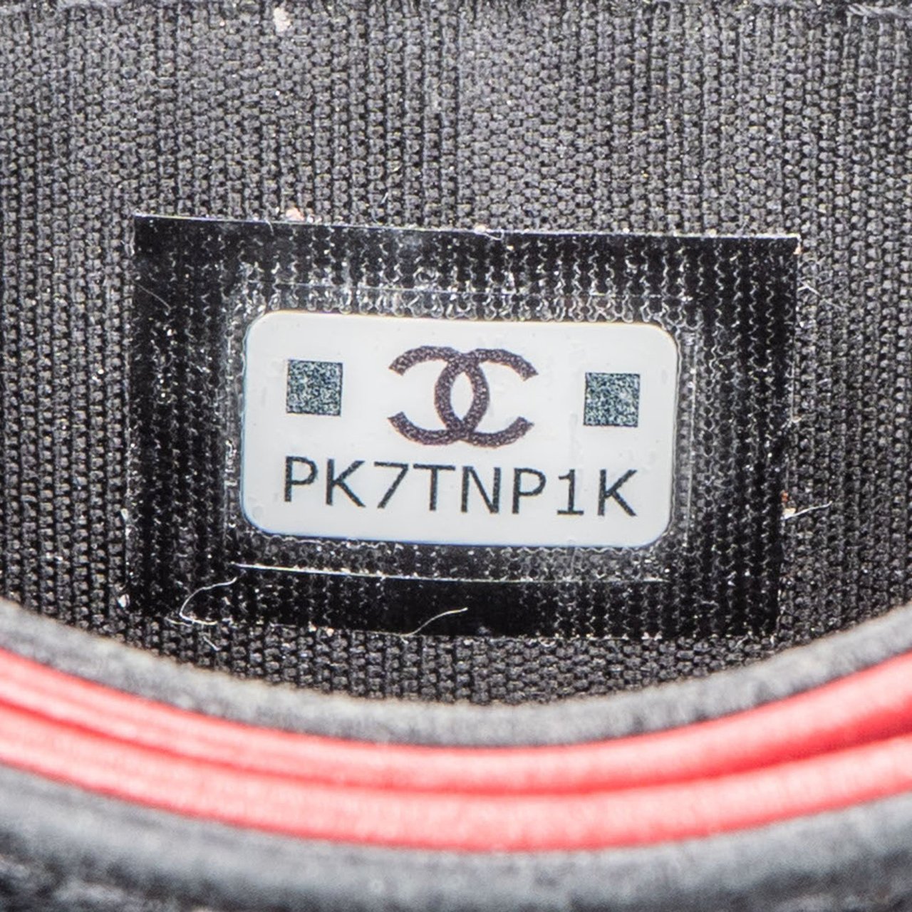 Chanel Chanel Quilted Lambskin 19 Cardholder Zwart