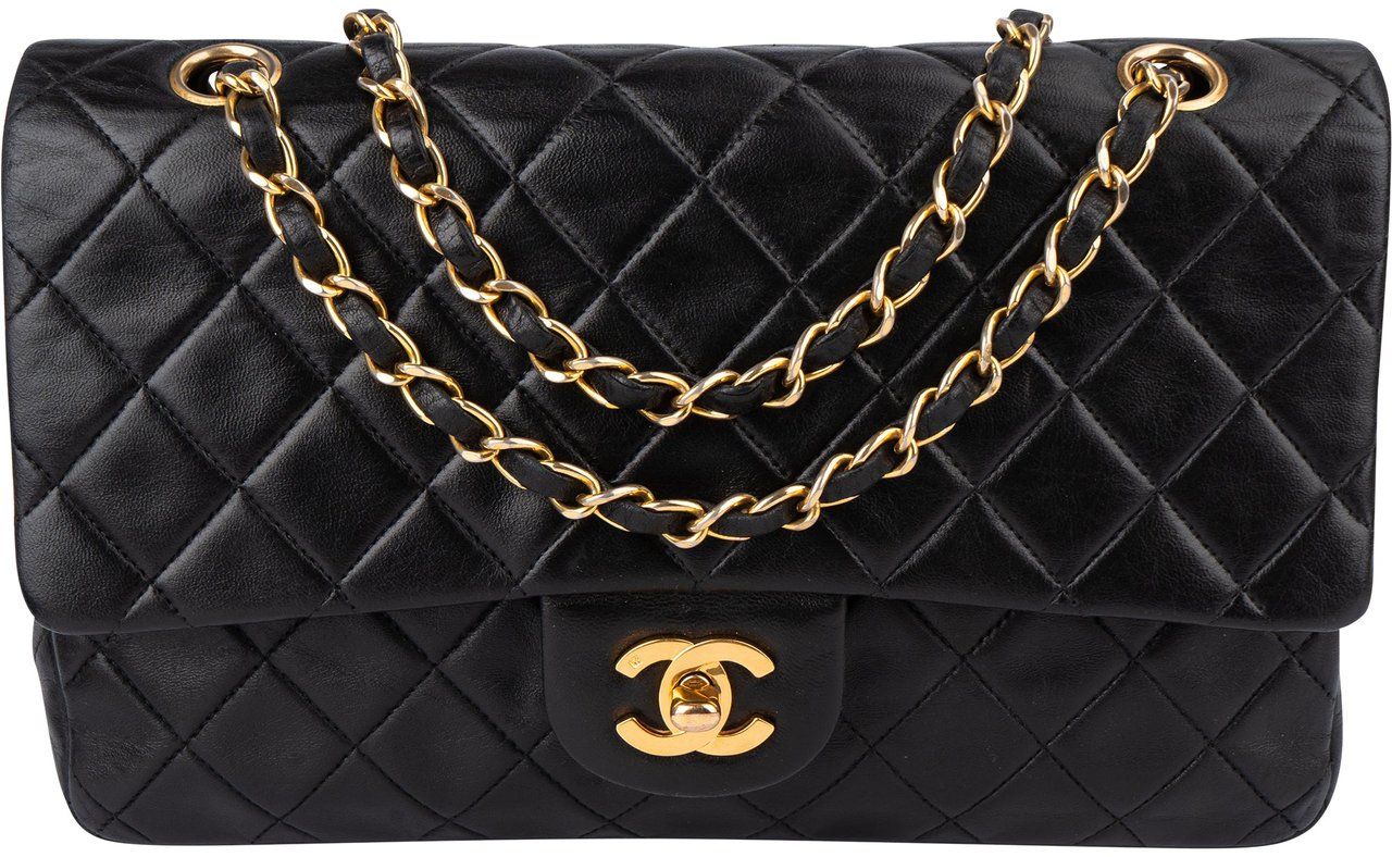 Chanel Chanel Quilted Lambskin 24k Gold Medium Double Flap Crossbody Bag Zwart