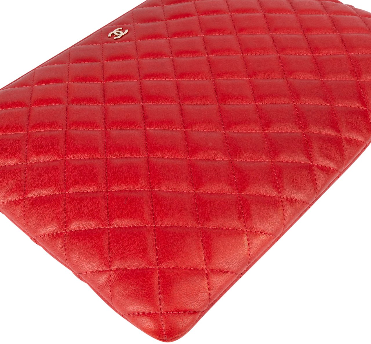 Chanel Chanel Quilted Lambskin CC Clutch Rood