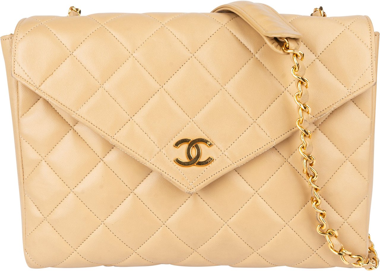 Chanel Chanel Quilted Lambskin 24K Gold Single Flap Crossbody Bag Zwart
