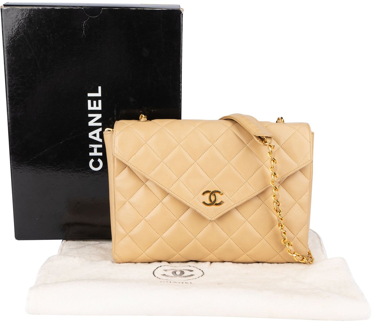 Chanel Chanel Quilted Lambskin 24K Gold Single Flap Crossbody Bag Zwart