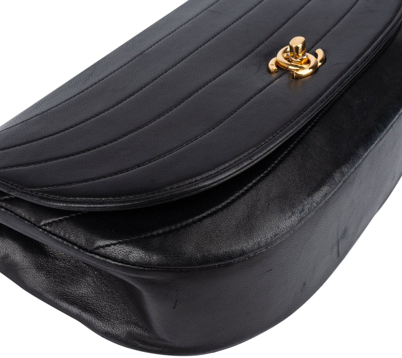 Chanel Chanel Stitching Lambskin 24K Gold Halfmoon Single Flap Shoulder Bag Zwart