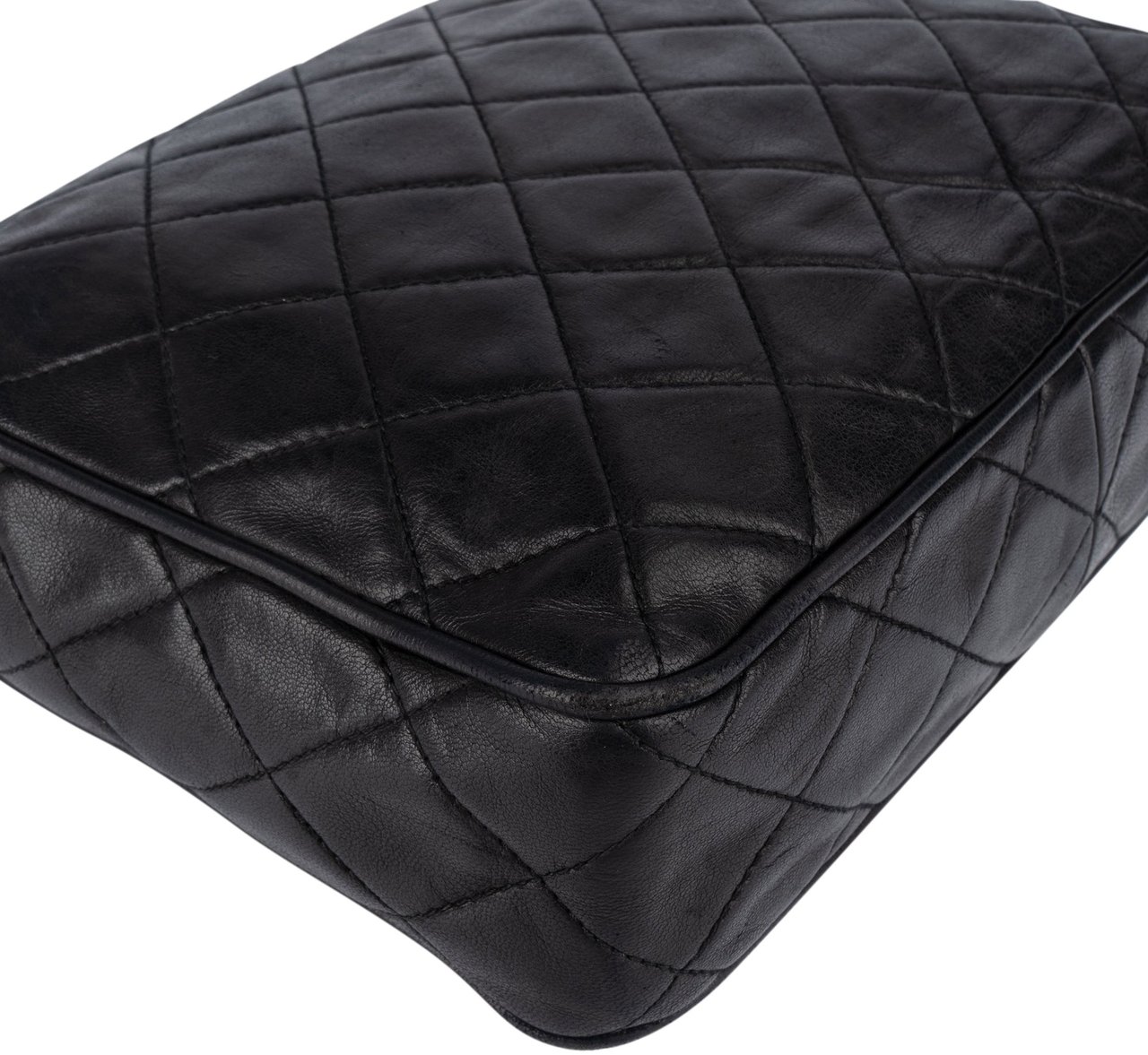 Chanel Chanel Quilted Lambskin CC Camera Crossbody Bag Zwart