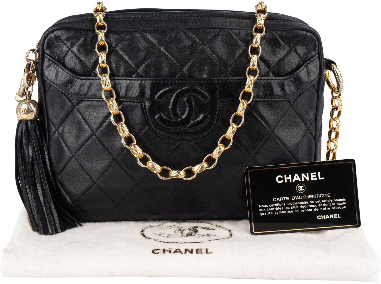 Chanel Chanel Quilted Lambskin CC Camera Crossbody Bag Zwart