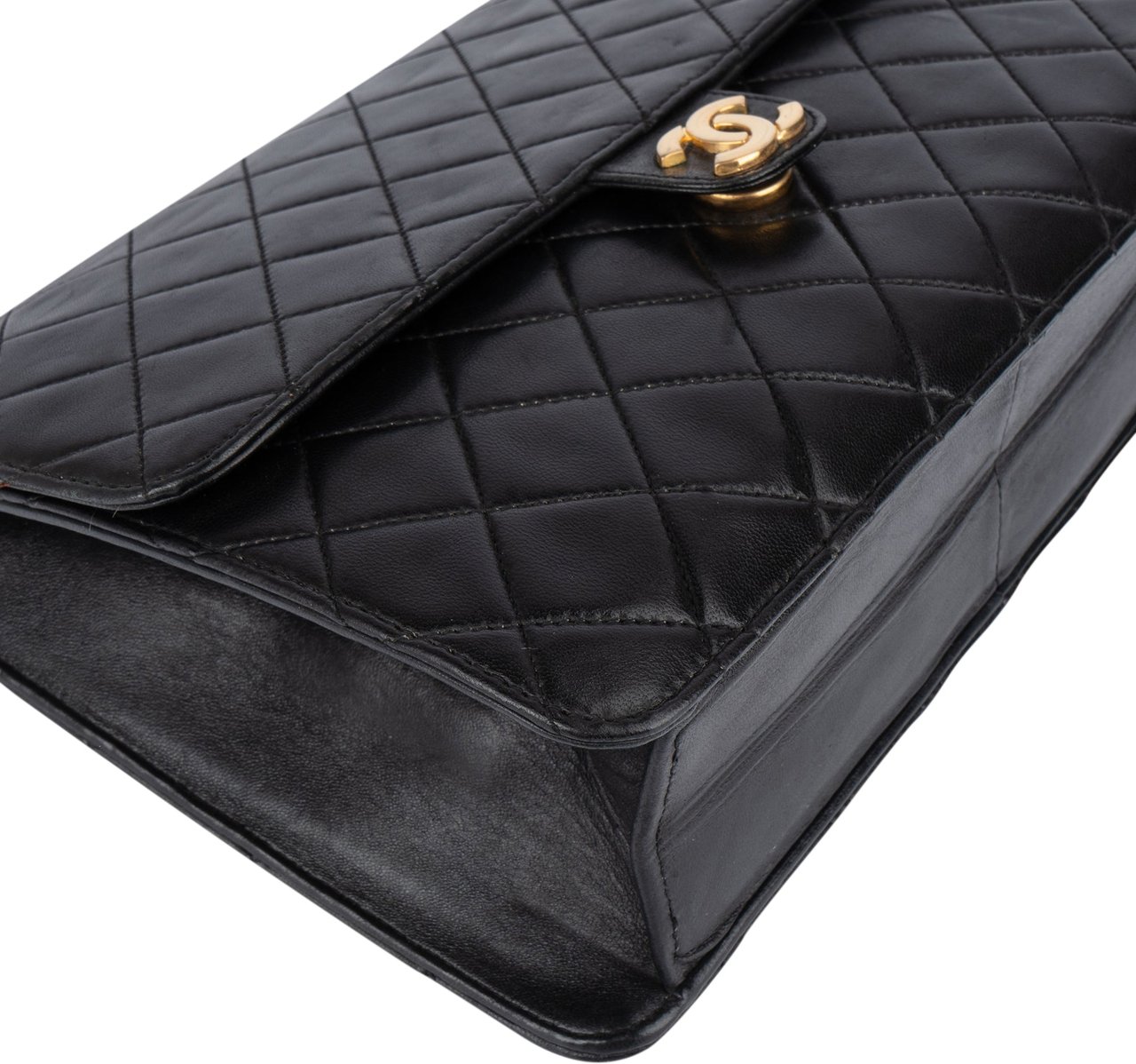 Chanel Chanel Quilted Lambskin CC Single Flap Shoulder Bag Zwart
