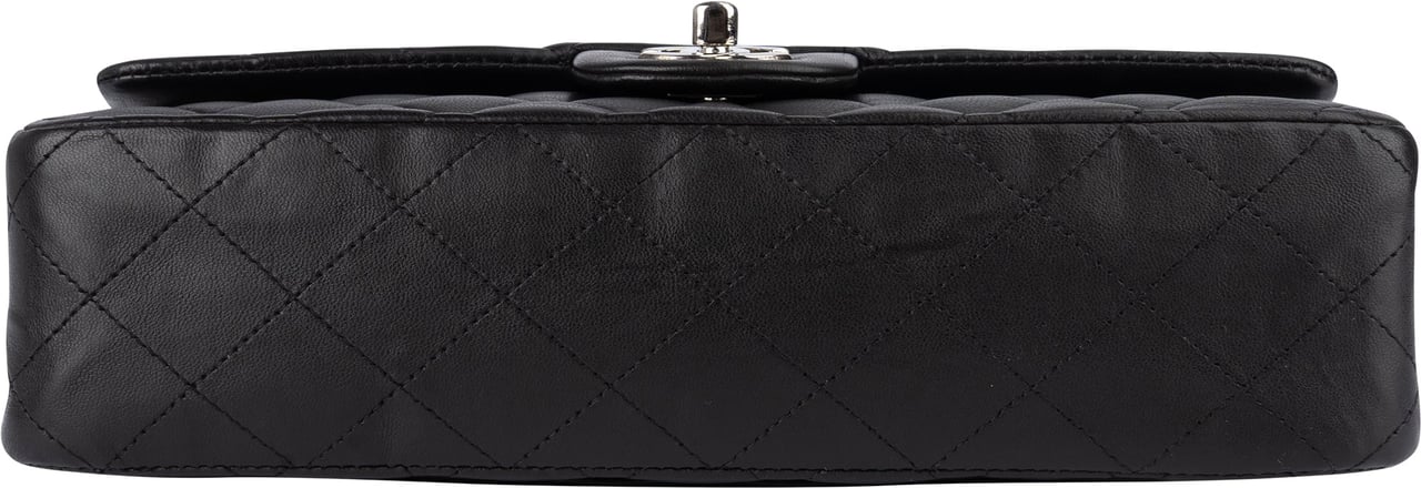 Chanel Chanel Quilted Lambskin Medium Double Flap Crossbody Bag Zwart