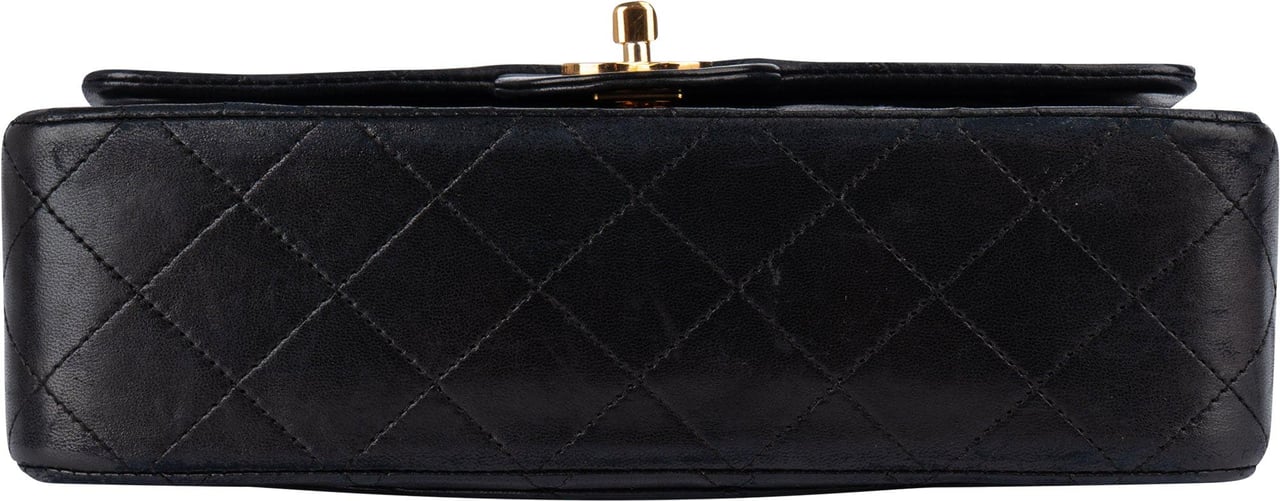 Chanel Chanel Quilted Lambskin 24K Gold Small Double Flap Crossbody Bag Zwart