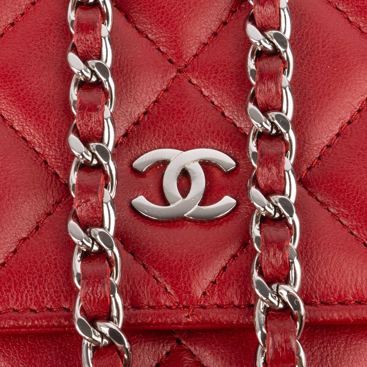 Chanel Chanel Quilted Lambskin Wallet On Chain Crossbody Bag Rood