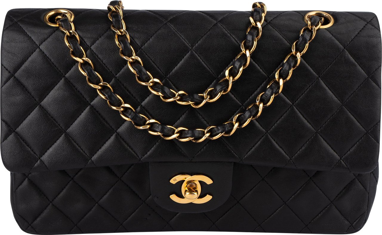 Chanel Chanel Quilted Lambskin 24K Gold Medium Double Flap Crossbody Bag Zwart