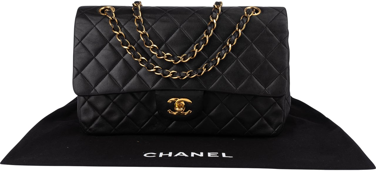 Chanel Chanel Quilted Lambskin 24K Gold Medium Double Flap Crossbody Bag Zwart