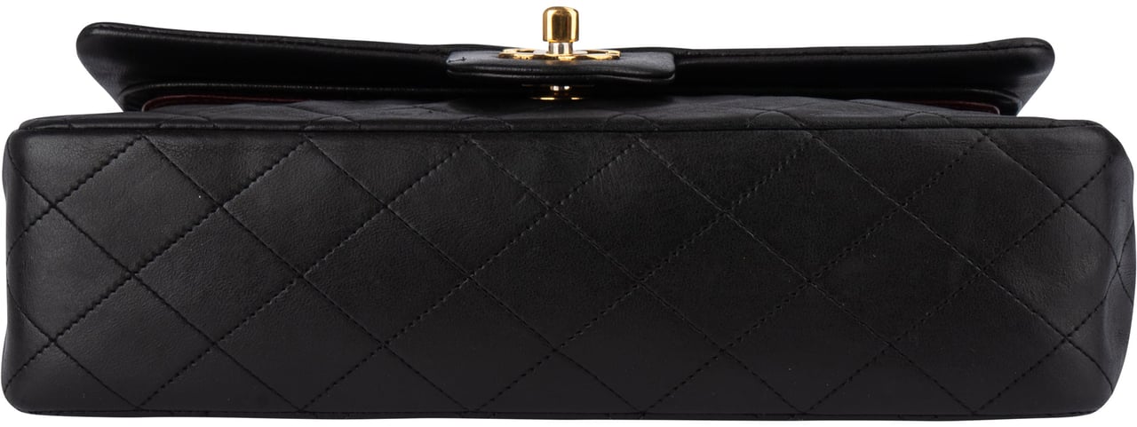 Chanel Chanel Quilted Lambskin 24K Gold Medium Double Flap Crossbody Bag Zwart