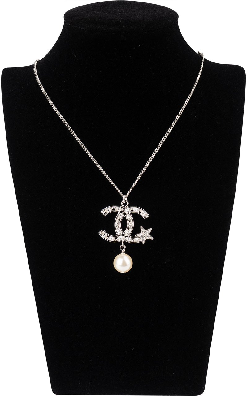 Chanel Chanel Crystal Star Necklace Divers